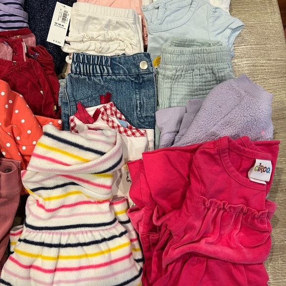 Girl clothes bundle - Picture 3 of 3